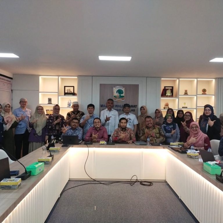 Persiapan ISO 21001, Foto Bersama Ketua LPM Bersama Tim EGS dan Konsultan Solumindo